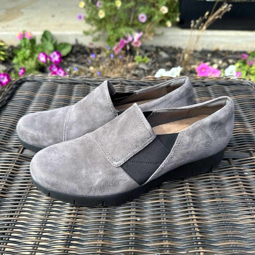 Clarks Artisan Shoes Womens 7 M Wide Gray Suede Leather Slip On Casual‎ Loafers